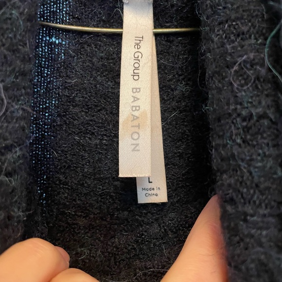 Aritzia The Group x Babaton alpaca (25%) & wool (10%) oversized turtleneck. - Picture 3 of 4